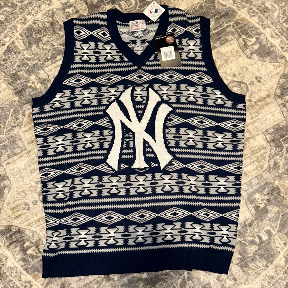 NWT New York Yankees Christmas Vest - XL